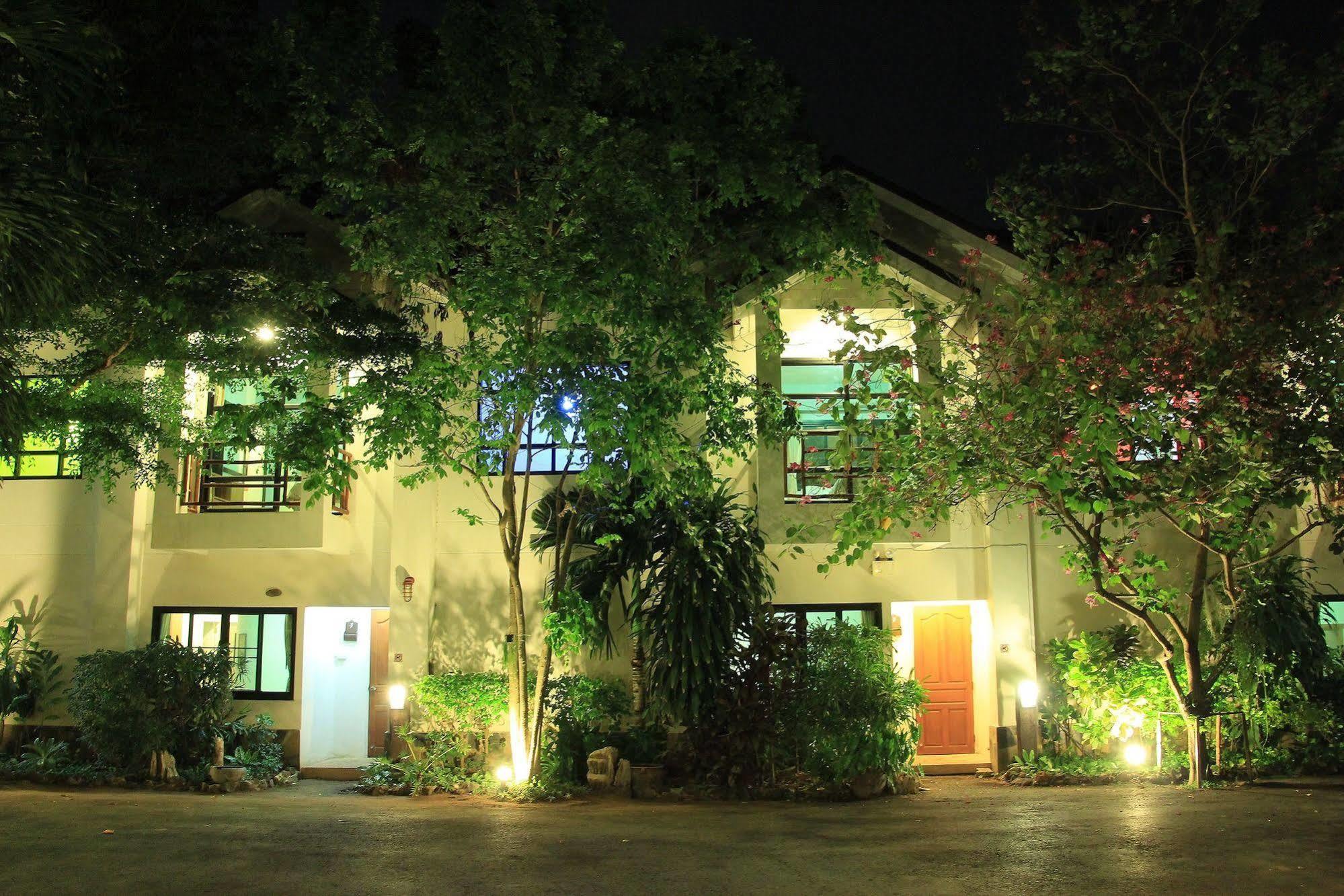 Chayada Garden House And Resort Nakhon Ratchasima Exterior photo