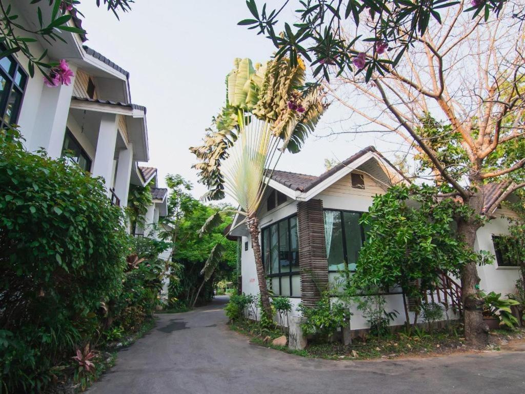 Chayada Garden House And Resort Hotel Nakhonratchasima Exterior photo